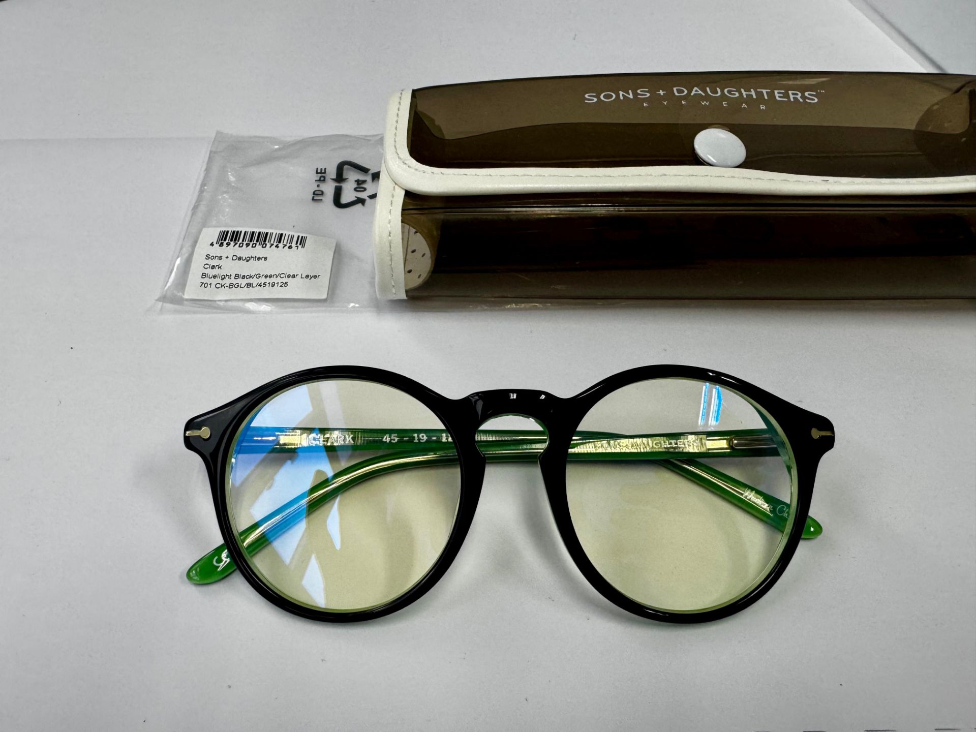 CLARK OPTICAL [+HKD 130]